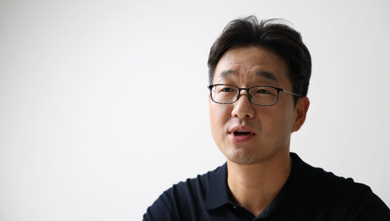 “홍콩도 중국령, 자유로울 수 없어” 20억 거절한 한국계 교수