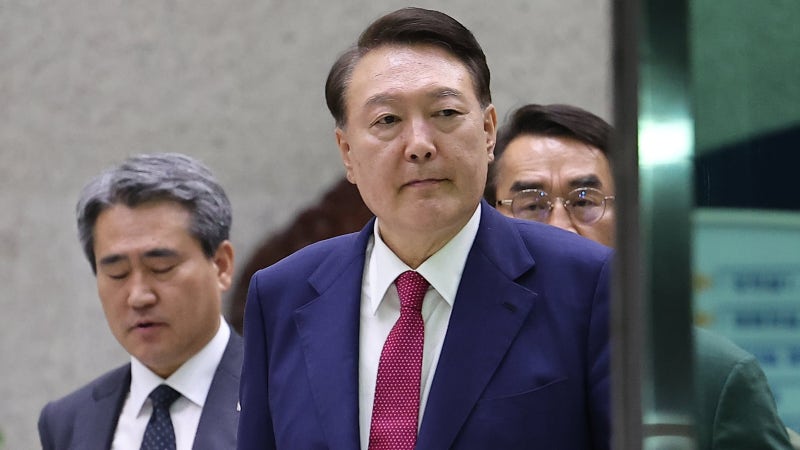 尹 3차 소환? <b>구속영장</b> 직행? 고심 중인 특검