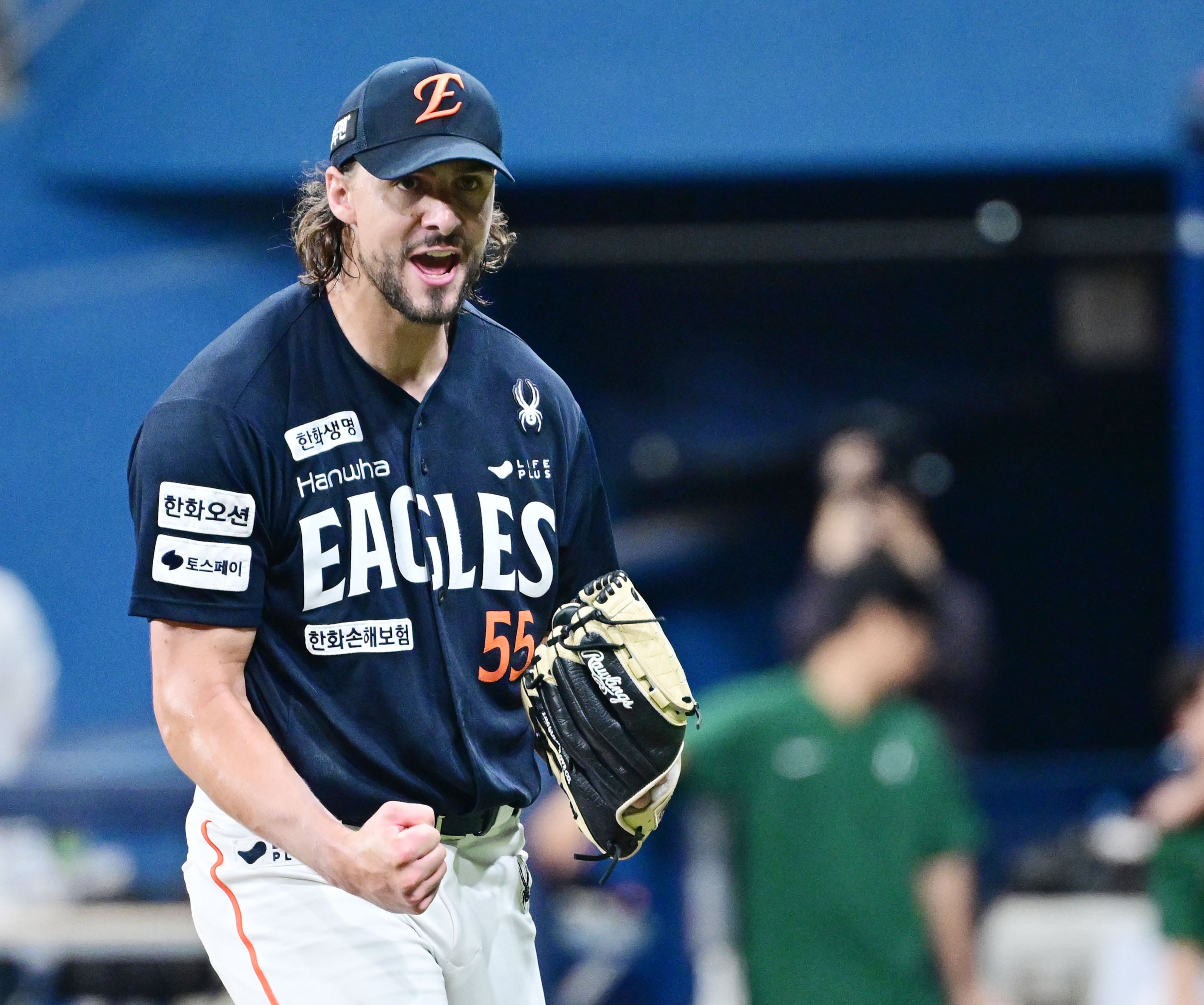 한화 33년 만에 <b>전반기 1위</b> 확보