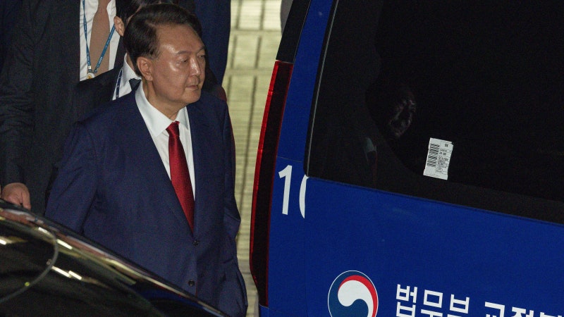 尹, 재구속 된 날 <b>내란 재판 불출석</b>… 건강상 이유