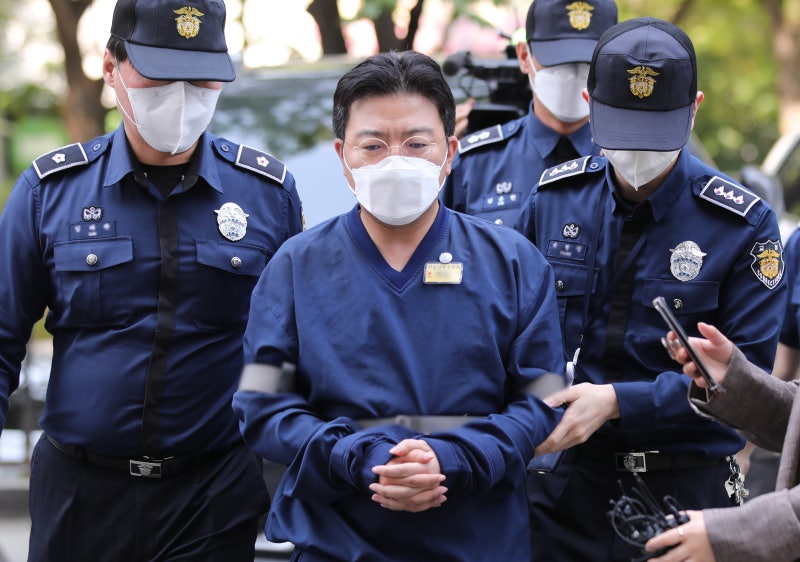 ‘SG발 <b>주가조작</b>’ <b>라덕연</b> <b>보석</b> 석방 허가