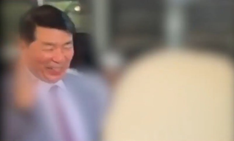 ‘홍수로 난리인데…’ <b>야유회</b>서 춤추고 노래한 <b>구리시장</b>