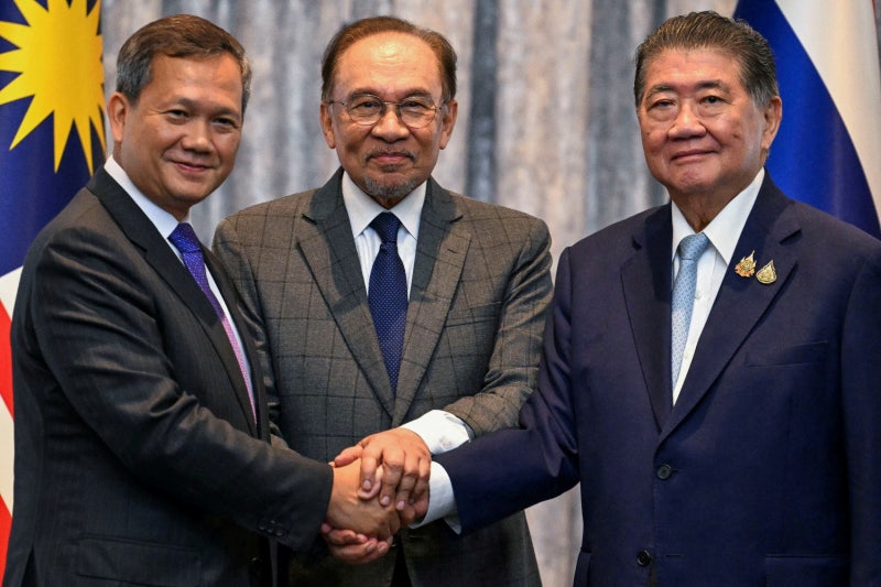 “<b>트럼프</b>가 해냈다” 親中 캄보디아, <b>노벨평화상 후보 추천</b>
