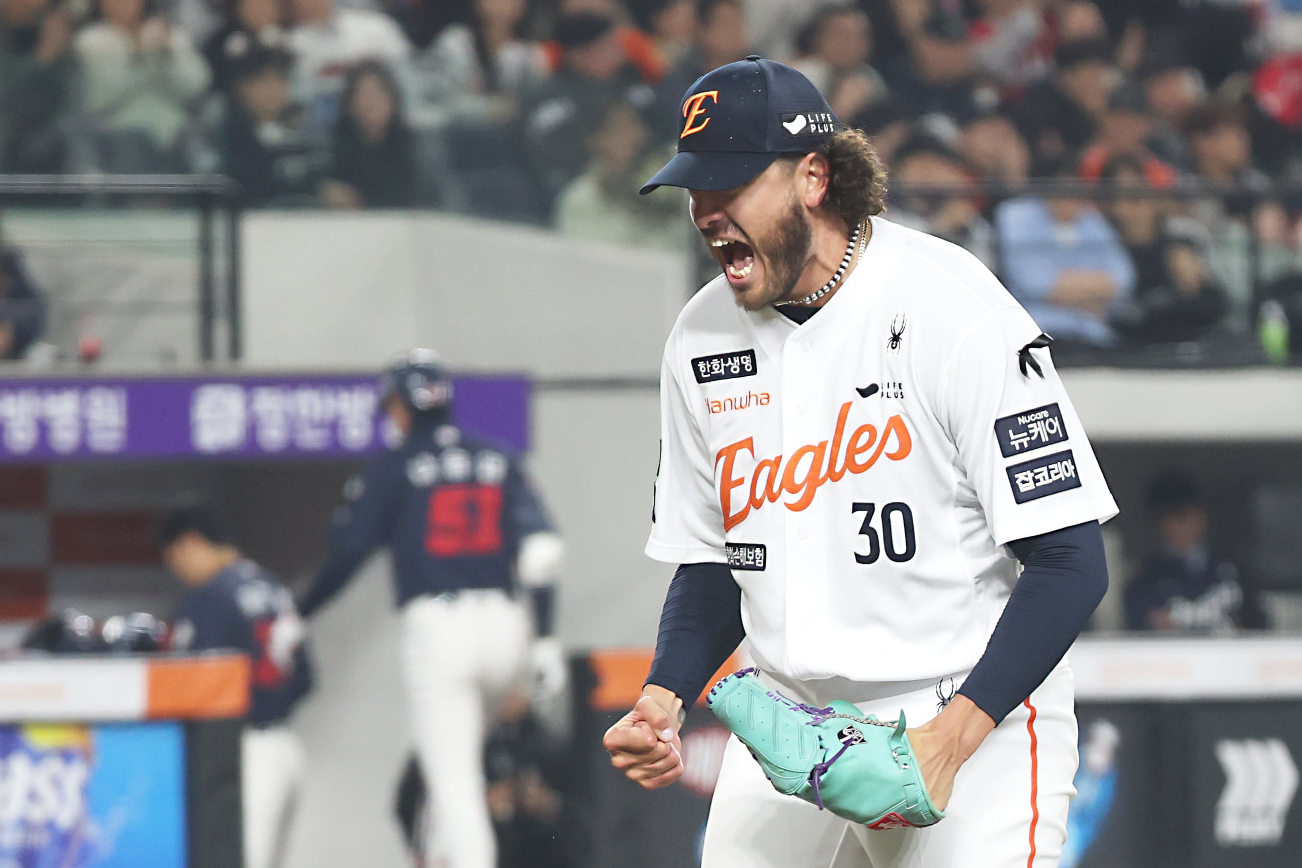 <b>한화 폰세</b>, <b>14연승</b>...‘개막 후 선발 최다 연승’ 역대 공동 1위로