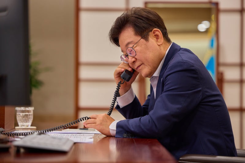이 대통령, <b>필리핀 대통령과</b> 통화 “오랜 우방국인 필리핀과의 관계 소...