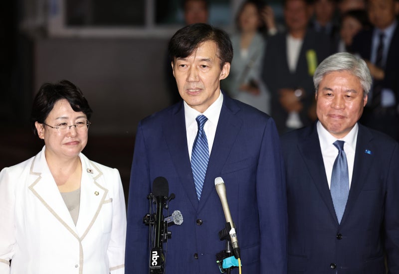 李, ‘조국 사면 논란’ 일찍 털고… 與 차기 구도도 염두