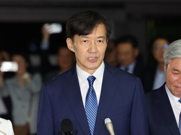 <b>조국</b>, 특별사면 6일 만에 <b>조국</b>당 복당…黨 <b>혁신정책연구원장</b> 맡는다