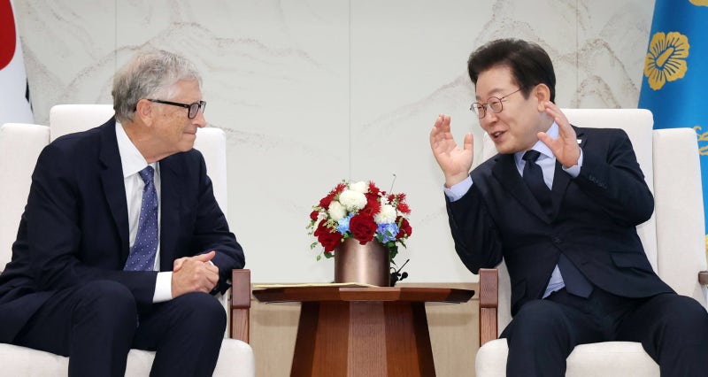 이 <b>대통령</b>, 빌 <b>게이츠</b> 만나 “지구 위한 활동에 경의”