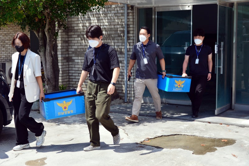 3명 질식사 ‘<b>순천 레미콘 공장</b>’ 압수수색… 휴대전화 등 증거물 확보