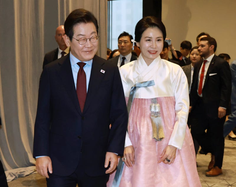 드러나지 않게, 김혜경 여사 ‘조용한 외교’