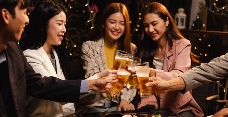 직업, 연봉 필요 없어… 외모만 보고 만난다고?