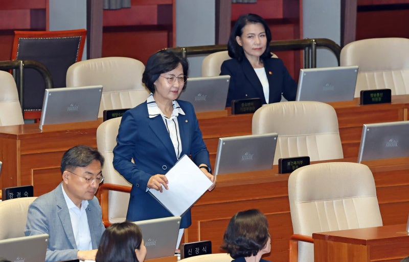李, 방통위원장 직권면직 검토