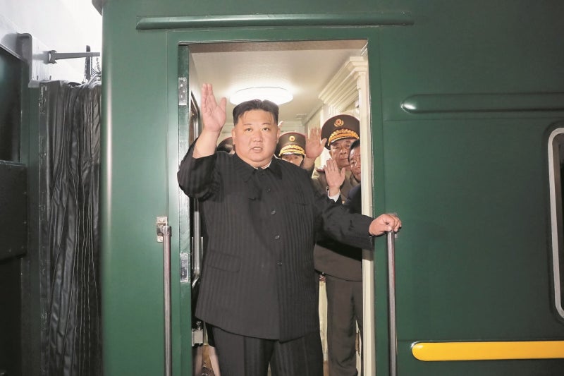 “中 전승절, 시진핑 우측 푸틴 좌측에는 김정은이 앉을 것”