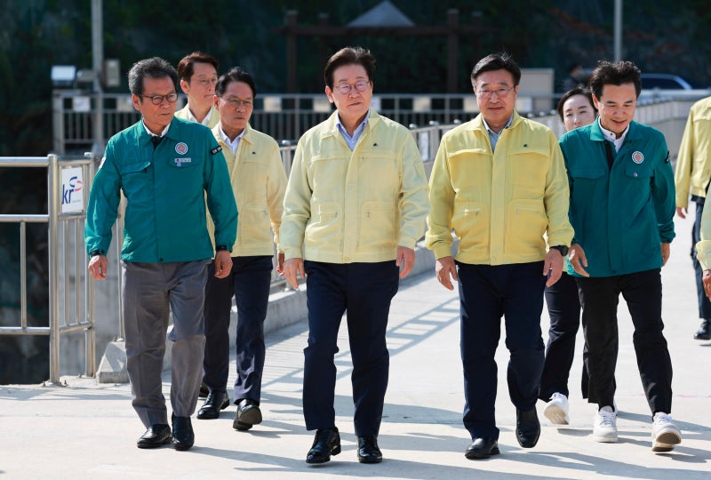 李대통령, <b>강릉</b> 최악 <b>가뭄</b>에 ‘재난사태 선포’ 지시