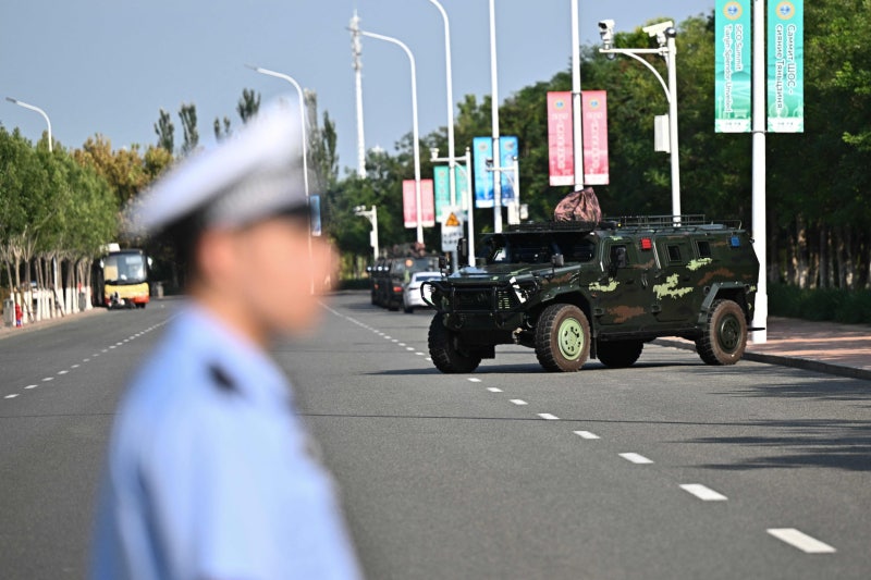 천안문 주변은 ‘진공 상태’… 50걸�음마다 軍이 통제·검문