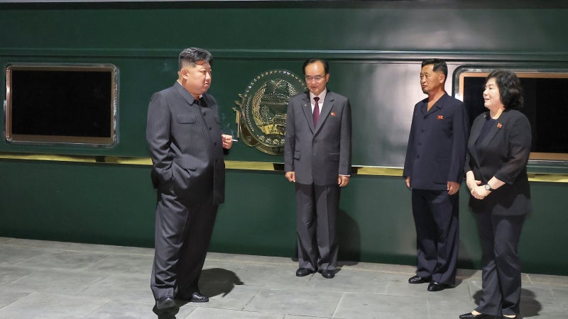 국정원 “中 열병식서 <b>시진핑</b>, <b>푸틴</b>, <b>김정은</b> 나란히 설 것으로 전망"