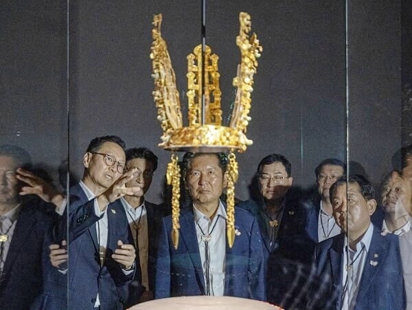 [朝鮮칼럼] 이재명 성공 사다리, 걷어찰 사람도 이재명