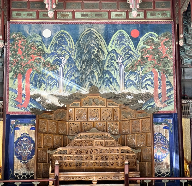 [윤주의 이제는 국가유산] [35] K팝을 빛낸 일월오봉도