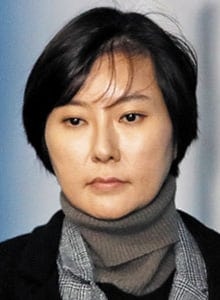 ‘최서원 조카’ 장시호 추락… 아래층 난간에 걸려 구조