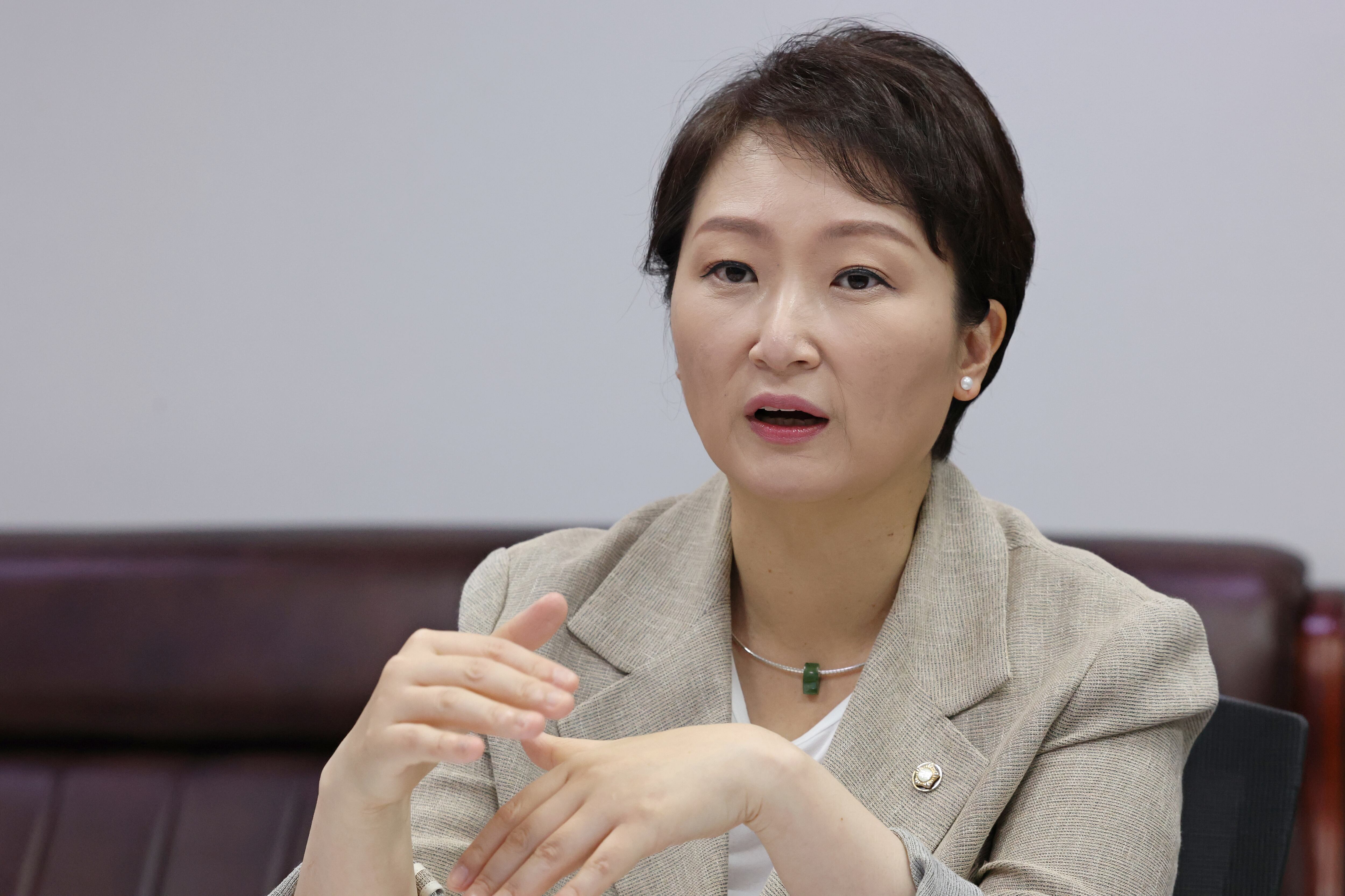 與 이언주 “규제 부처에 에너지 맡기면 전기료 올라… 기후에너지부 재고해야”