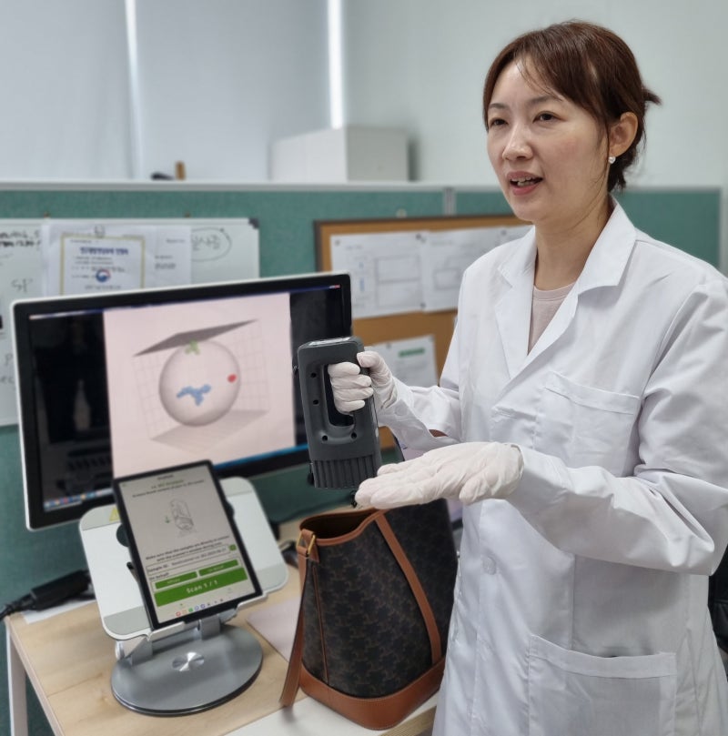 중국 가짜약 잡던 기술로, 이제는 명품 ‘짝퉁’ 가려낸다...‘번개장터’ 명품 검수 센터가보니