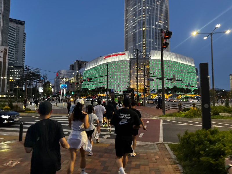 러닝화 빌려주고 탈의실도… ‘달리기 천국’ 서울