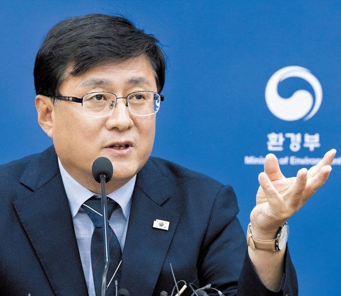 “원전 더 지을지 여론 듣고 판단… 댐은 계획 절반만 건설”