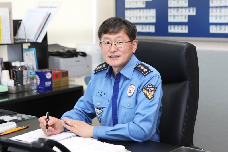 <b>김용진 해경청장 사의</b>… “李대통령 말씀에 무거운 책임감”