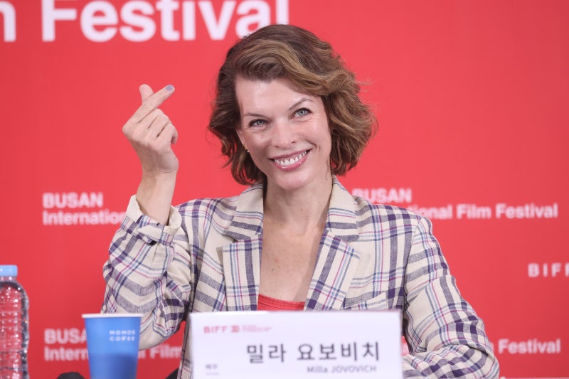 <b>밀라 요보비치</b> “케데헌·오겜 좋아해…<b>이병헌</b> 직접 만나 좋았다”