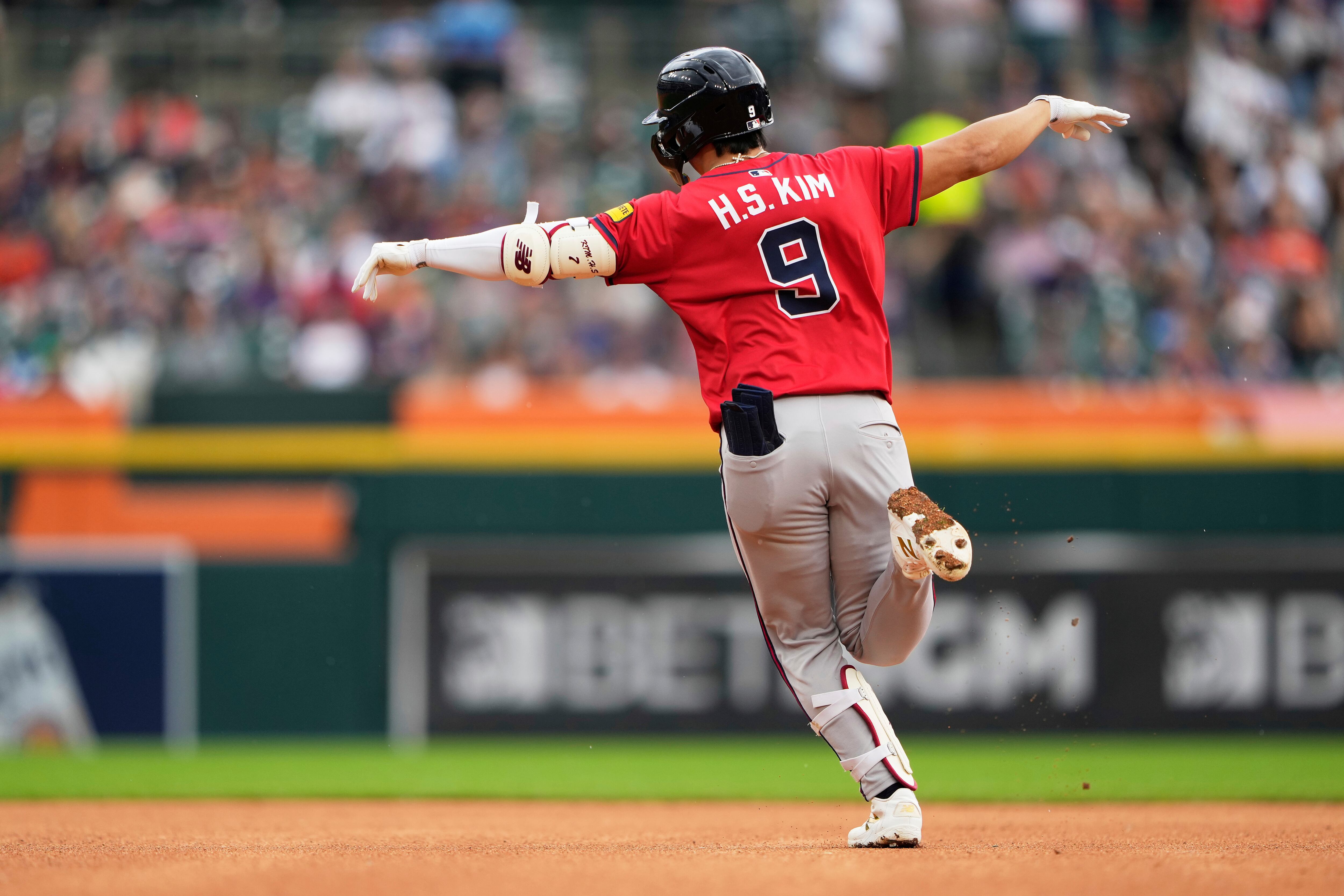 MLB <b>김하성</b>, 시즌 5호 <b>홈런</b>+9경기 연속 안타...브레이브스 이적 후 맹활...