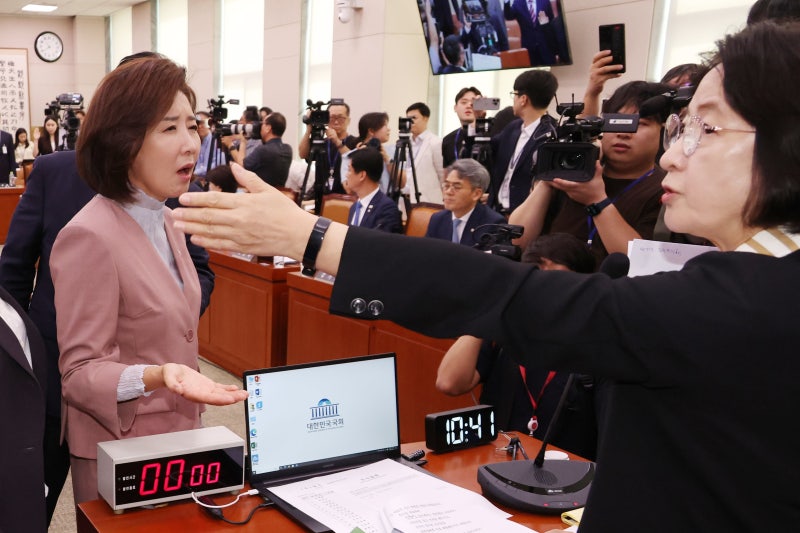 이번엔 ‘<b>윤석열</b> 오빠’로... <b>법사위</b> ‘1일 1건 아수라장’