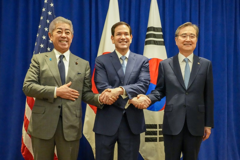 <b>한미일</b> 외교장관 “한반도 비핵화 원칙, 대북 억제 태세 견지”