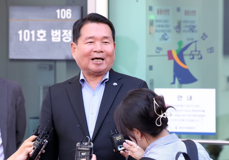 ‘뇌물수수’ <b>신경호</b> 강원도<b>교육감</b>, 1심 <b>당선무효형</b>
