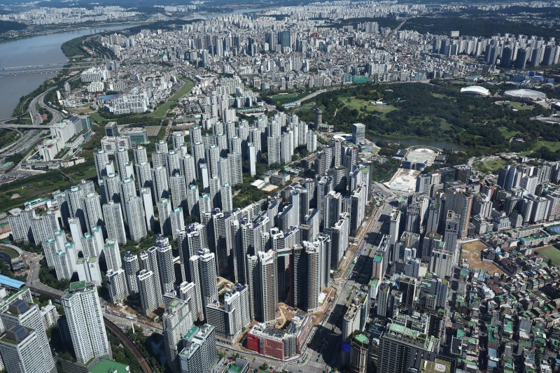 서울 아파트 월세, 절반이 100만 원 이상 낸다