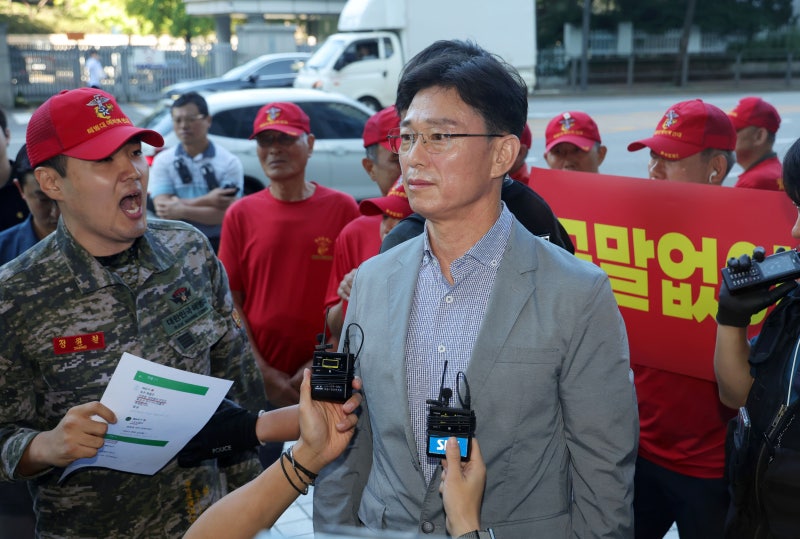 해병 특검, ‘<b>임성근</b> 사촌’ <b>박철완</b> 검사 <b>압수 수색</b>