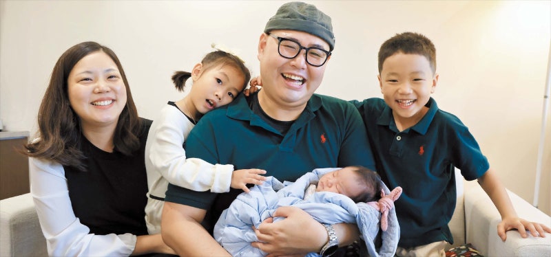 0.01% 확률 뚫고 찾아온 셋째… ‘크리스마스의 기적’ 이뤄졌죠
