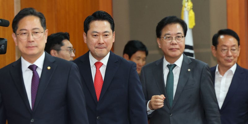 장동혁 “주식 <b>배당 소득</b> ‘<b>분리 과세</b>’ 추진”…年 2000만원 이하 세율...