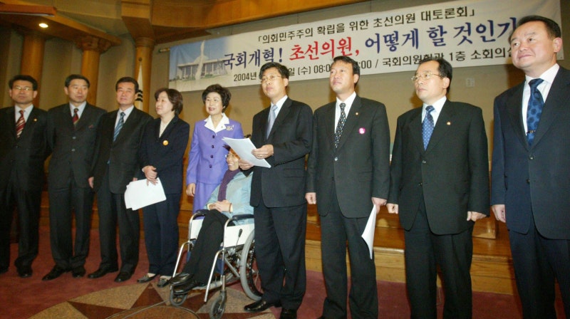 [태평로] “같이 밥 먹으면 큰일 나는 줄 안다”