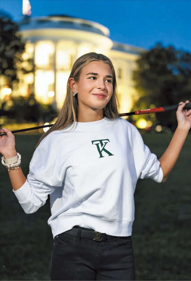 ‘피는 못 속여’… 트럼프 손녀, 백악관서 의류 브랜드 홍보 논란