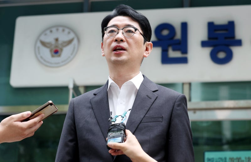 고소전으로 번진 ‘李<b>대통령</b> 부부 <b>예능 출연</b>’