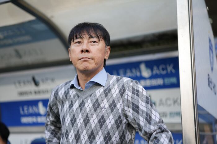 프로축구 <b>울산</b>HD <b>신태용 감독</b>, 부임 두 달 만에 성적 부진 <b>경질</b>