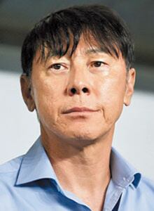<b>신태용</b> 울산서 <b>경질</b>
