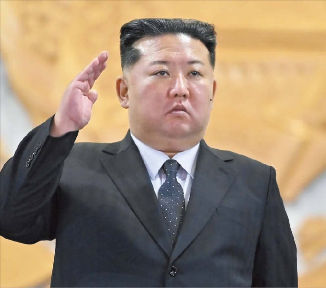5년 전엔 “사랑하는 남녘”  이번엔 “적의 위협 소멸”