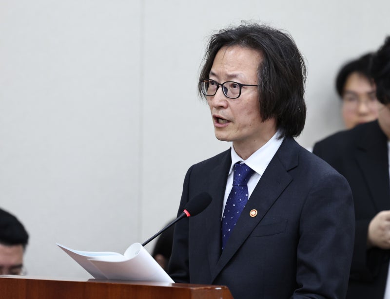 <b>주병기 공정</b><b>위원장</b> “<b>MS</b> 끼워팔기, 명륜진사갈비 대부업 의혹 조사중”