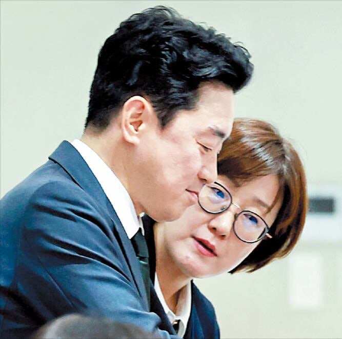 김현지 이슈에… 여야 삿대질·욕설·퇴장 소동