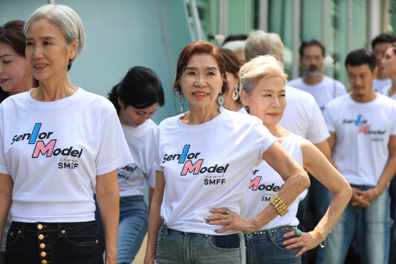 ‘어르신’ ‘시니어’ ‘실버’도 한물갔다는데… 어떻게 불러드릴까요?