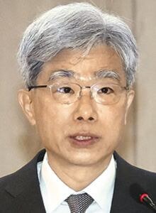 헌재소장 “법원 재판도 헌소 대상에 포함해야”