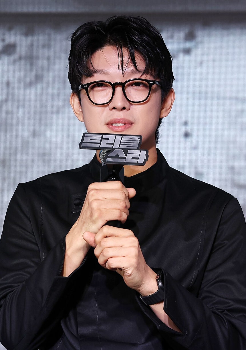 요리사 '트리플 스타'가 2024년 10월 7일 서울 마포구 호텔 나루 서울 엠갤러리에서 열린 넷플릭스 예능 '흑백요리사: 요리 계급 전쟁' 기자간담회에서 인사말을 하고 있다. /