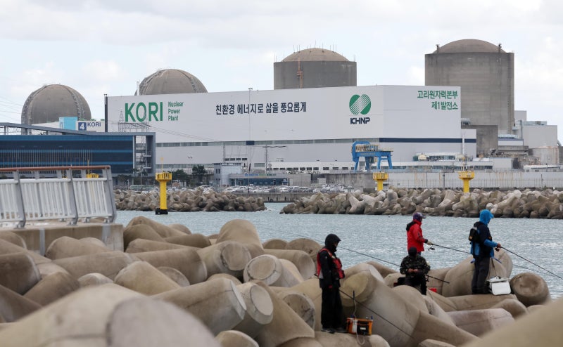 [강천석 칼럼] 原電 결단 못 하면 AI 100조 예산 바다에 버리는 격