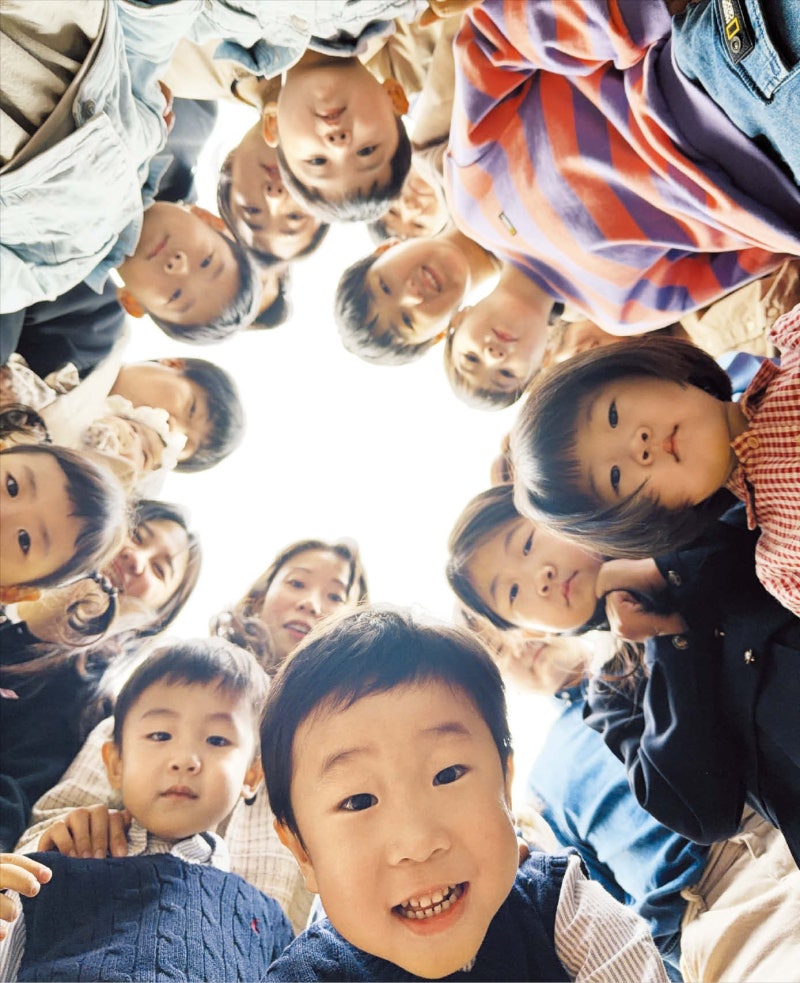 “회색빛이던 인생, 아이들 만나 무지개색 됐죠”